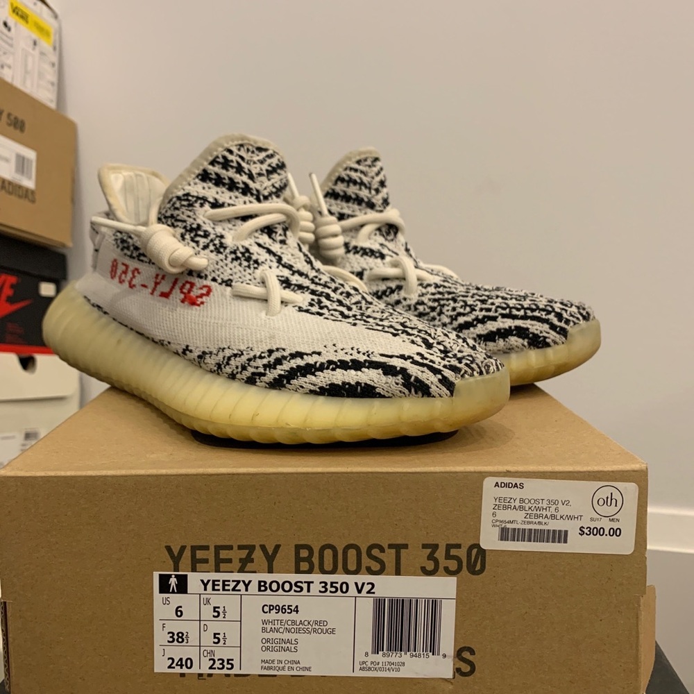 Yeezy 350 V2 Zebra